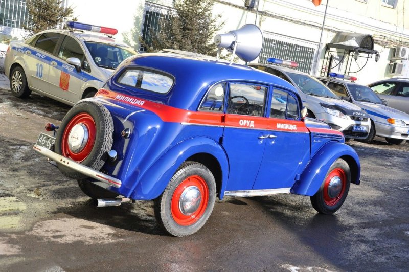 Москвич 406 полиция с трубами