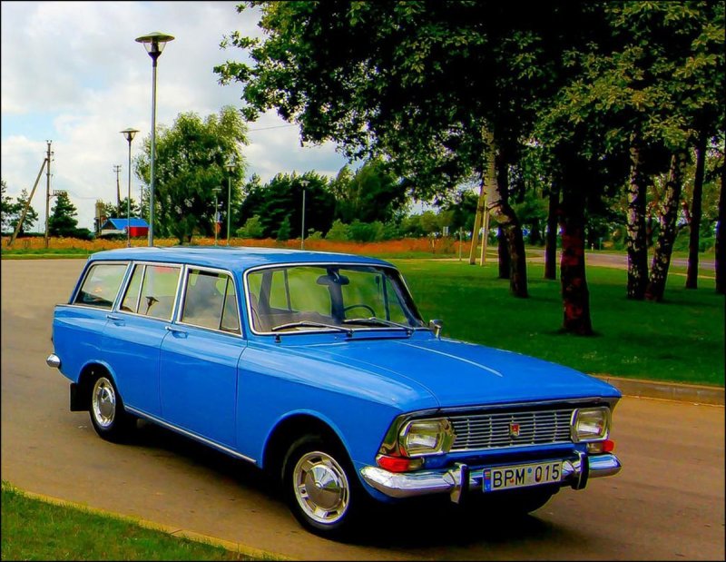 Автомобиль Москвич 2137