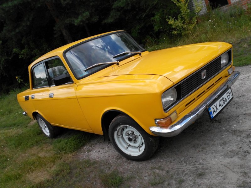 Машина АЗЛК 2140