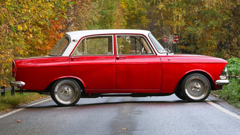 Москвич 412 красный