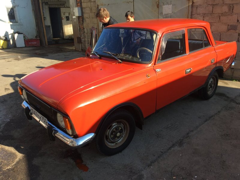 Москвич 412 красный