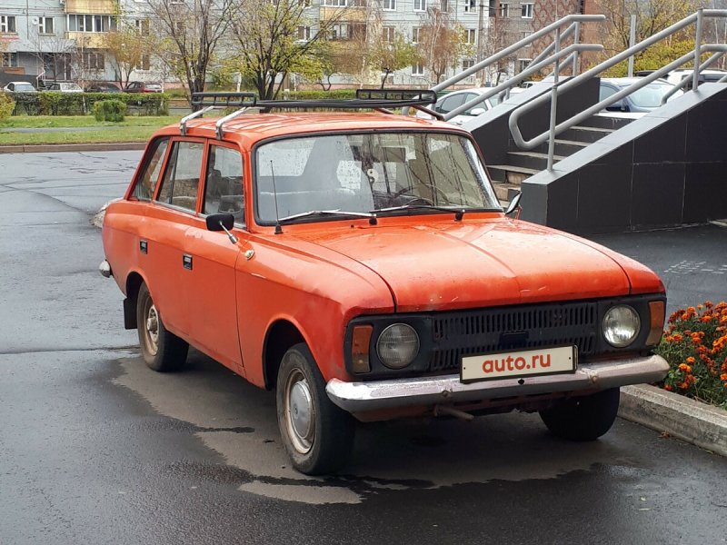 ИЖ 2125 Комби красный