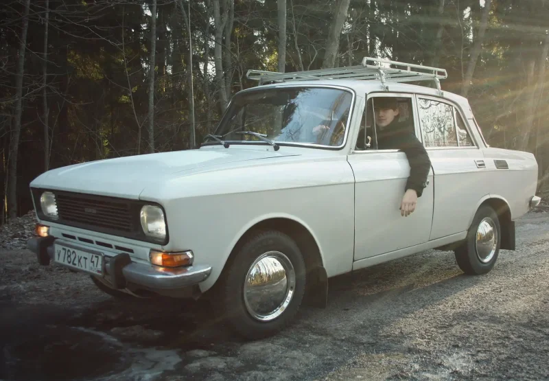 АЗЛК-2140 Москвич белый
