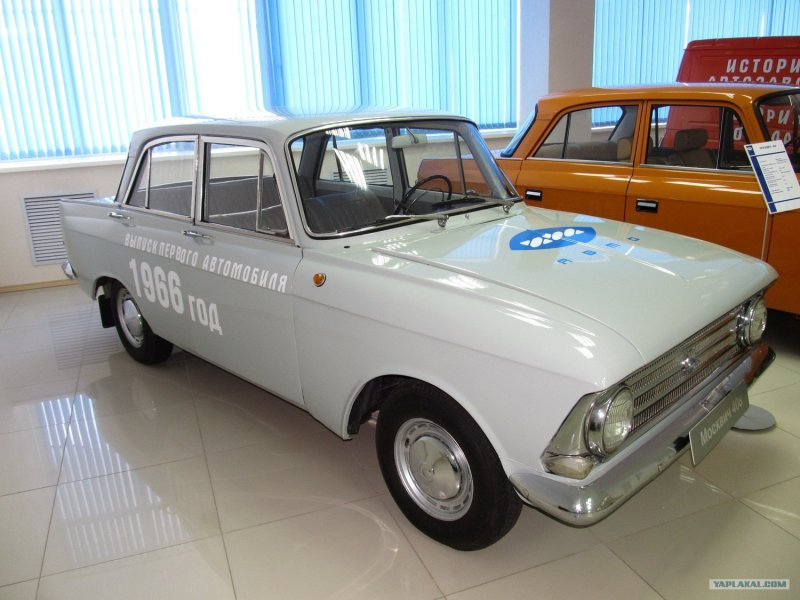 Москвич 2140 v8