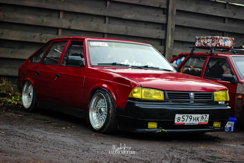 Москвич Святогор stance