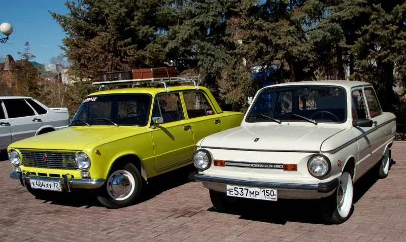 Машины Волга Москвич