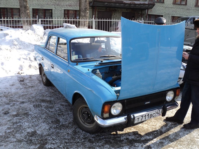 Москвич 2140 голубой