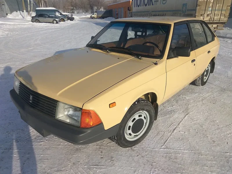 Москвич 2141 красный