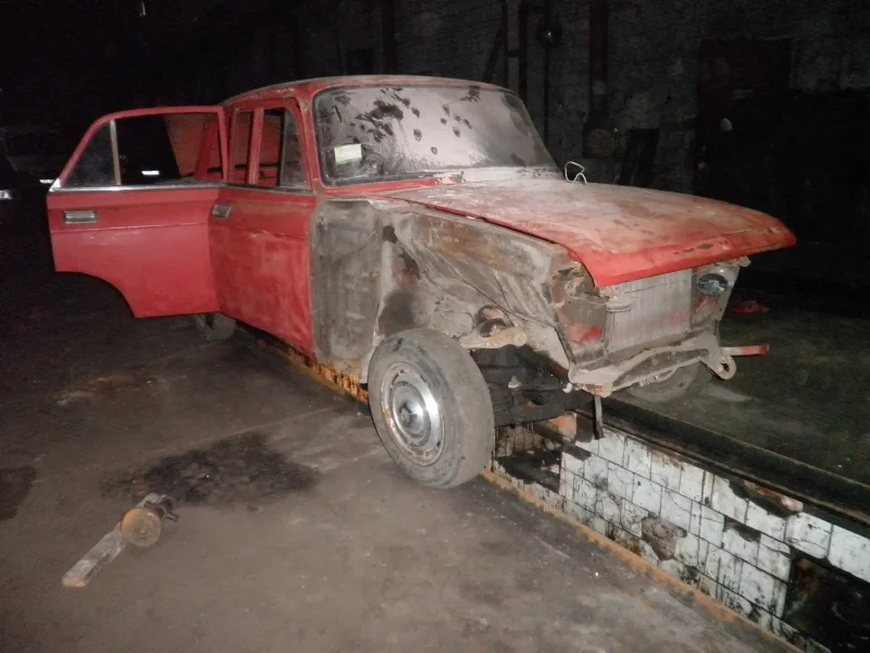 Москвич 2140 старый Ржавый