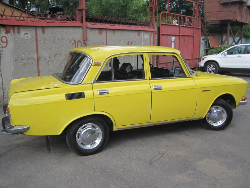 Москвич 2140 АЗЛК желтый
