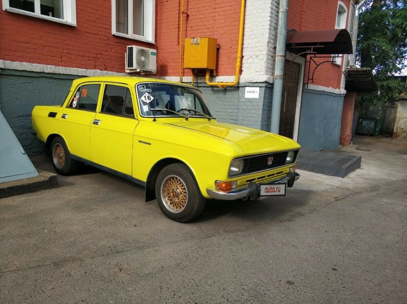 ИЖ 2140 желтый