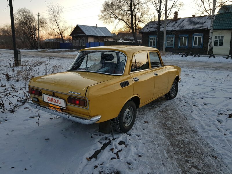 Москвич 2140 желтый лимонный