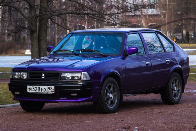 Автомобиль Москвич 2141