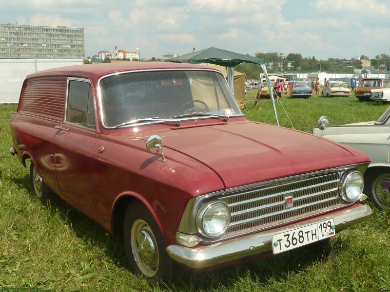 Москвич 434 зелёного цвета