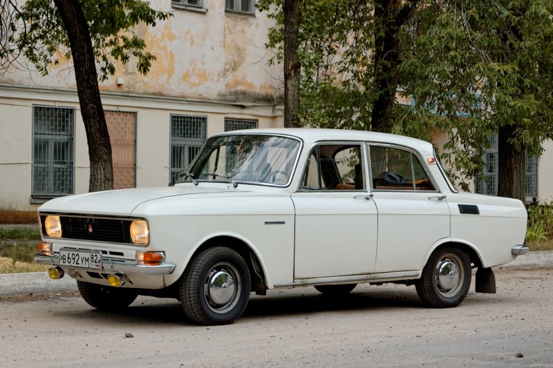 Москвич-408 легковой