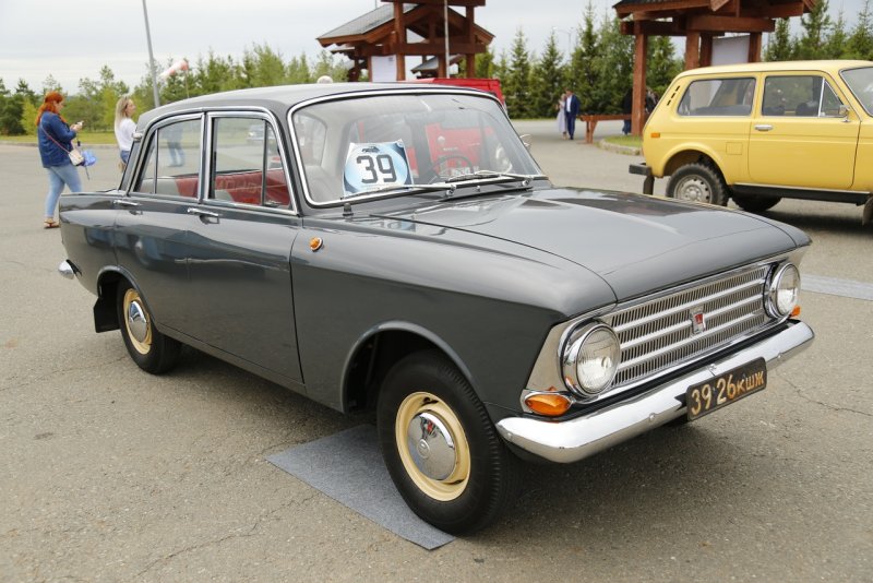 Москвич 408 белый