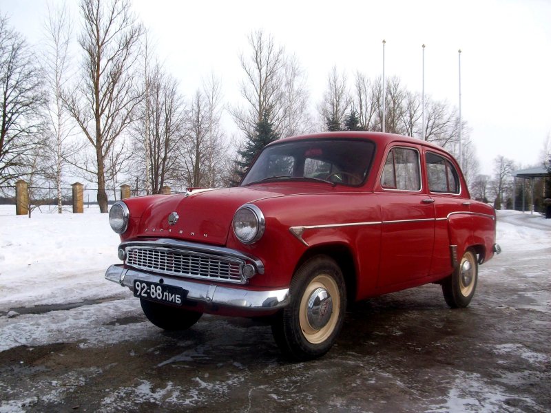 Москвич 407 красный