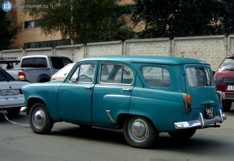Москвич-423 красно желто синий