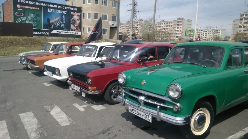 Москвич 402 зелененький