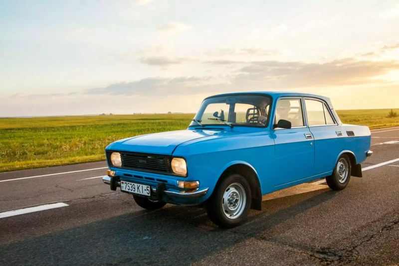 ИЖ АЗЛК 2140