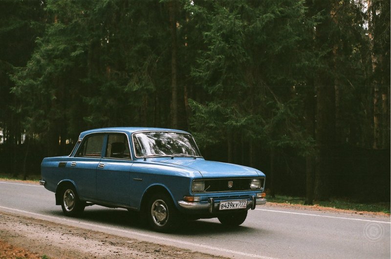 Машина АЗЛК 2140