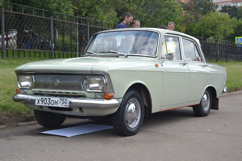 Москвич 2142 седан
