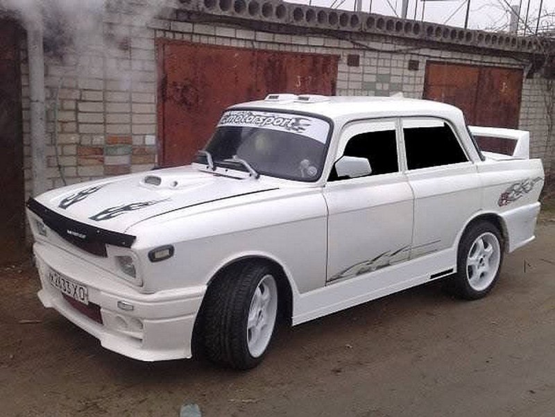 Тюнингованный Москвич 2140