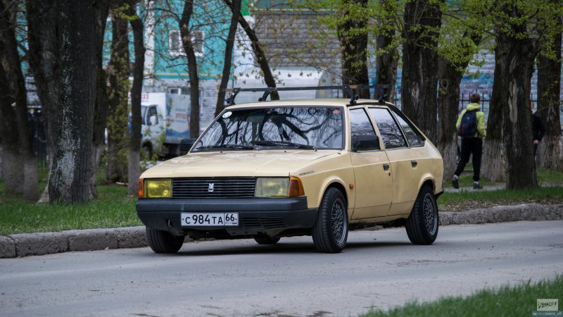 Москвич АЗЛК-2141 зеленый