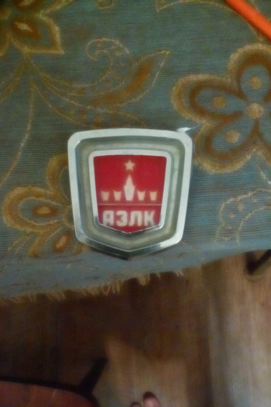 Эмблема завода Москвич