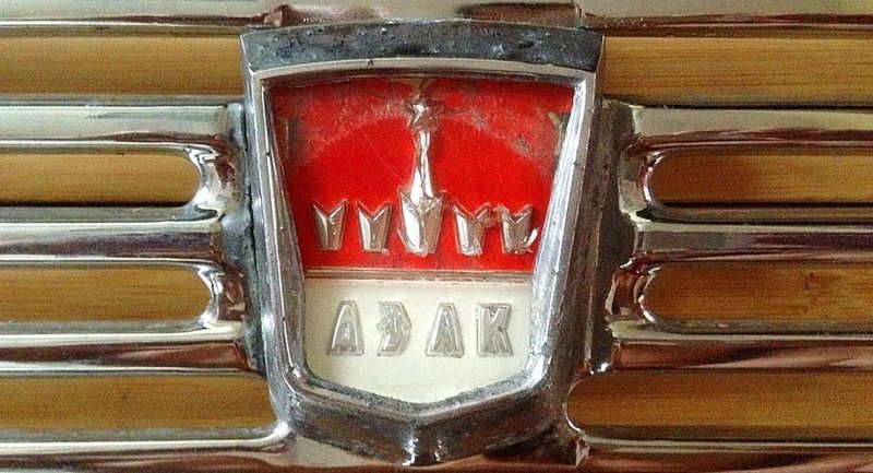 Логотип автомобиля Москвич 412