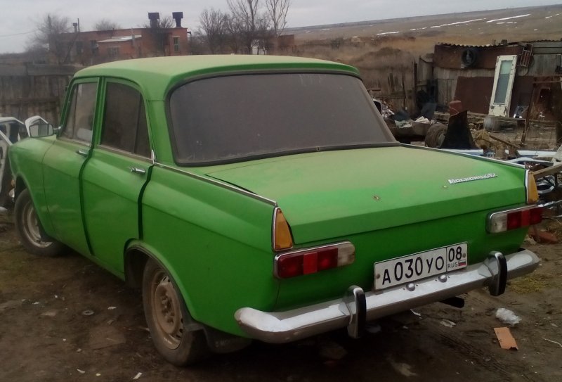 Машина Москвич 2110