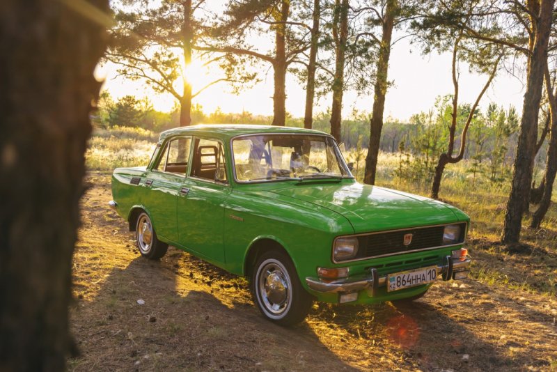 Москвич 2140 белый
