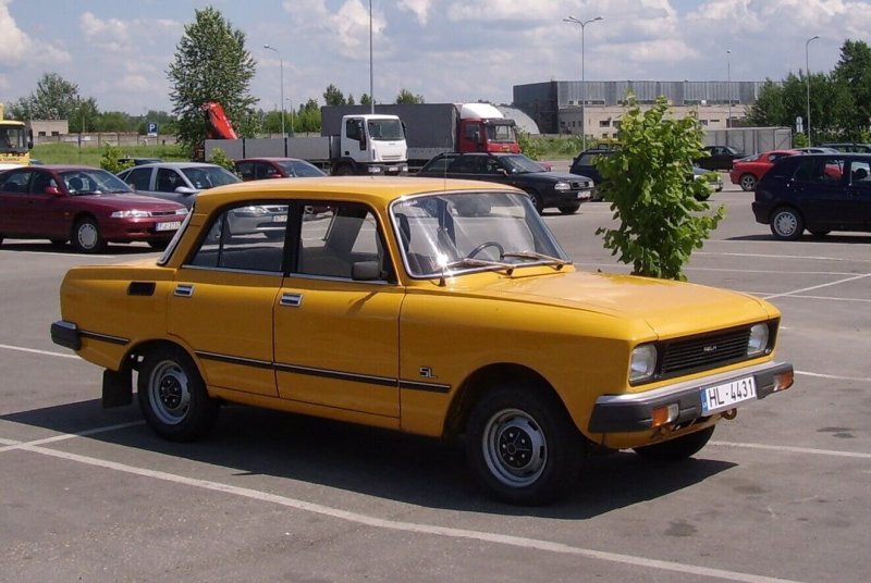 АЗЛК-2140 Москвич белый