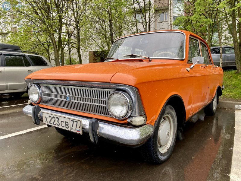 Москвич 408 охровый