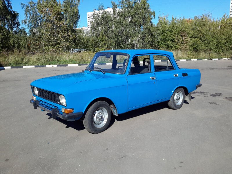 Москвич 2140 зеленый салон