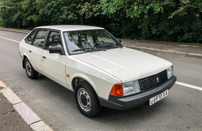 Авто Москвич 2141