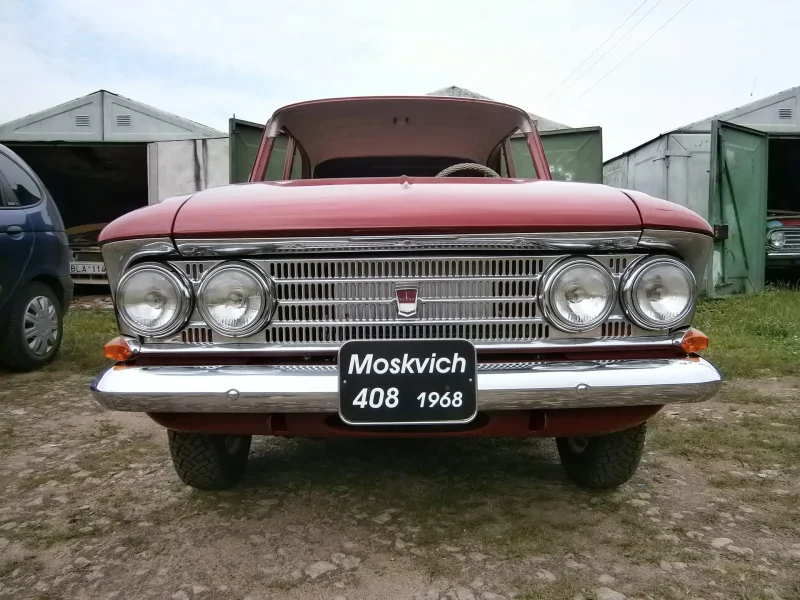 Москвич 408 красный