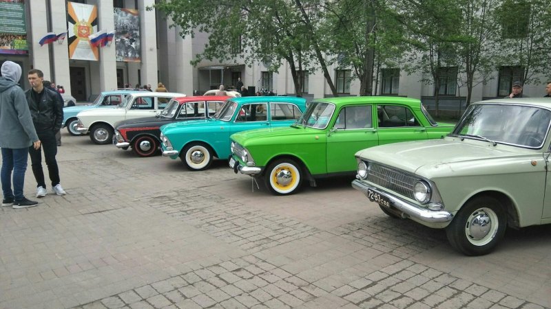 Москвич 412 фисташковый