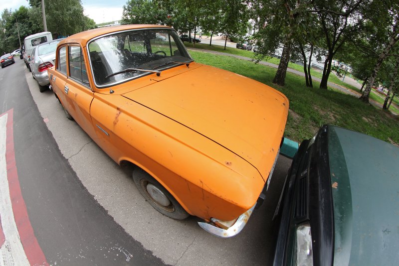 Москвич 412 ИЖ желтый