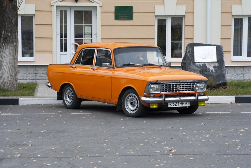 Москвич 412 оранжевый