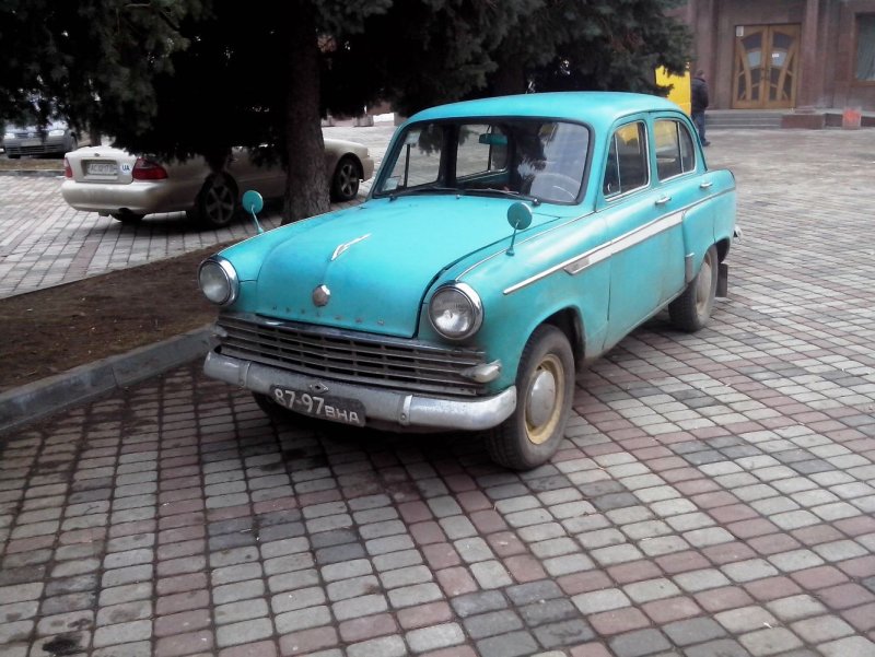 Брошенный Москвич 402
