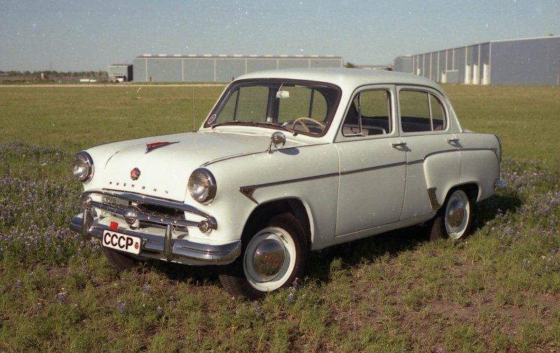 Москвич 403 сбоку