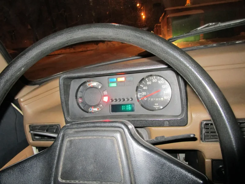 Щиток приборов Москвич 2140