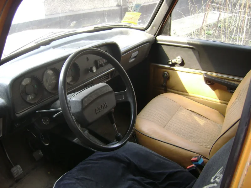 Москвич АЗЛК 2140 салон