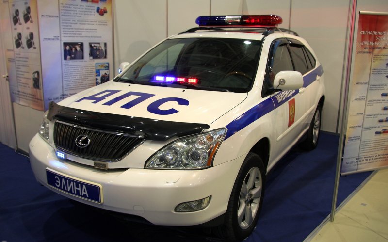 Машина Lexus rx300 полиция
