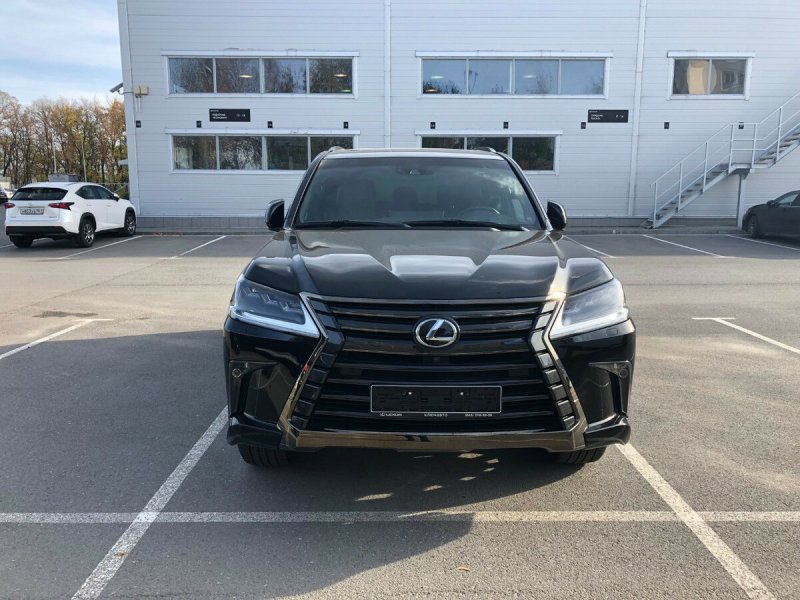 Lexus LX 570 черный