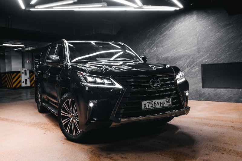 Lexus LX 570 Black Vision 2021