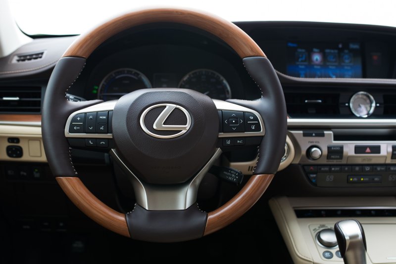 Руль Lexus es350