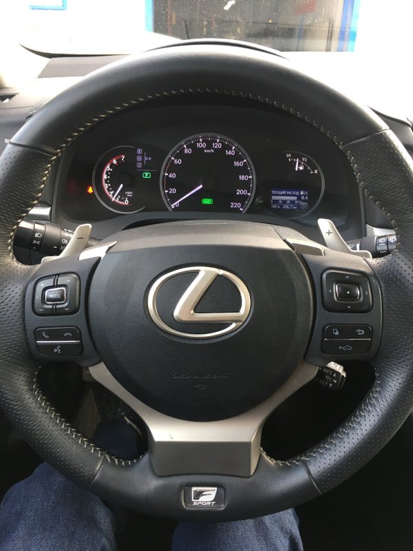 Lexus ct200h руль