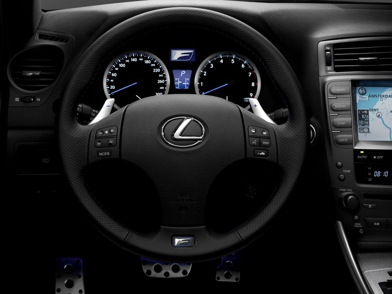 Анатомический руль Lexus is 250